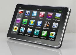 6\" GPS ultra vékony iPNA (HD: 800x480 kristálytiszta üveg LCD, 533 MHz processzor, 4 GB belső NAND Flash ROM, 128 MB SDRAM, FM transzmitter, zene/videó lejátszó, képnézegető, eBook olvasó, iGO, WinCE 6.0)